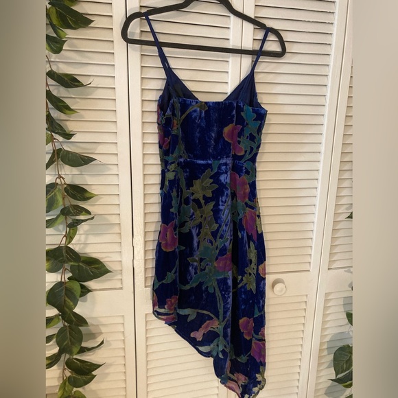 NWT Lulus Evenings with You Blue Floral Asymmetrical Velvet Dress - Picture 3 of 7